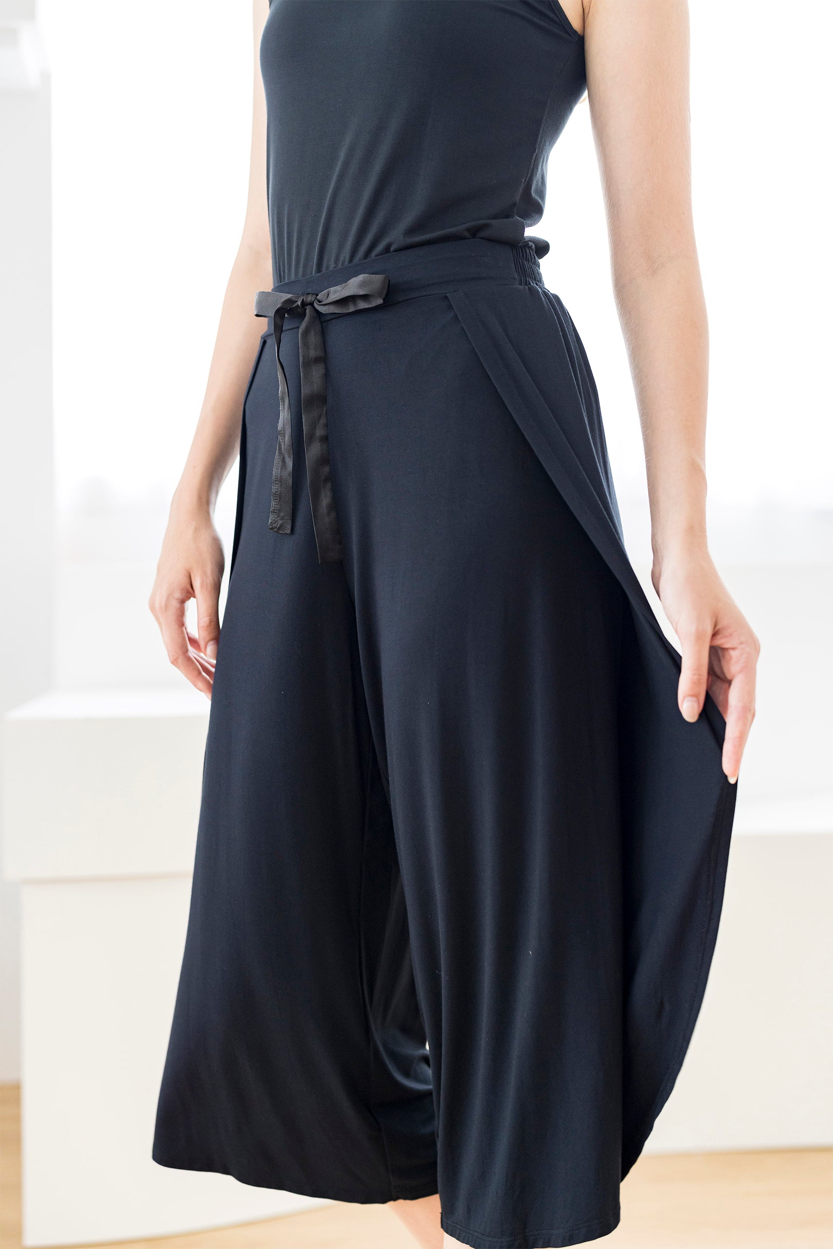 Barre-to-Bed Lounge Pants in Noir