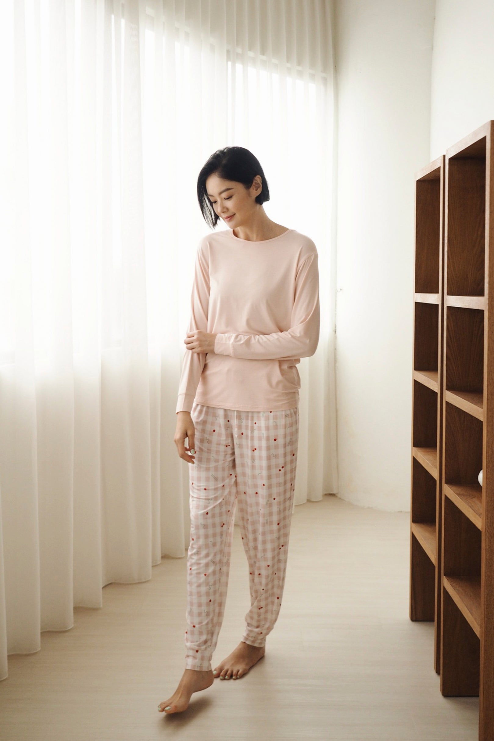 Selenightco x Sheila Sim Adult Snake & Ladder Long Pyjamas Set in Pink